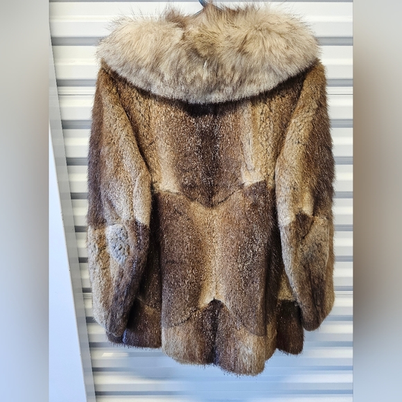 GENUINE AUTHENTIC OPOSSUM FUR COAT with GORGEOUS LARGE FOX FUR COLLAR SIZE SMALL - Picture 3 of 10